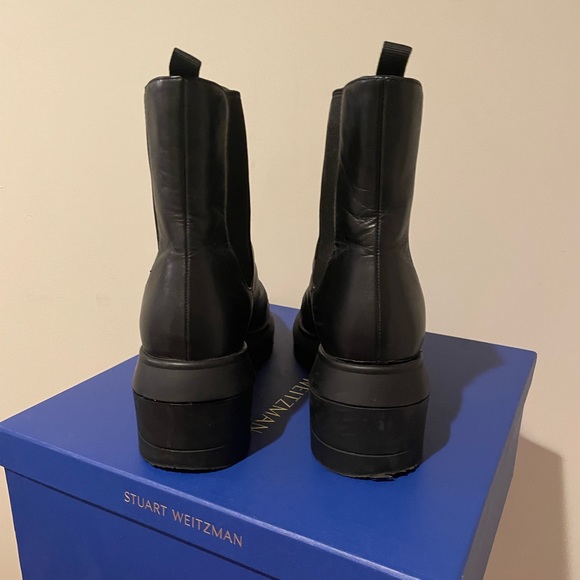 Stuart Weitzman Norah Chelsea Bootie in 9.5 WIDE (C width) - Picture 3 of 10